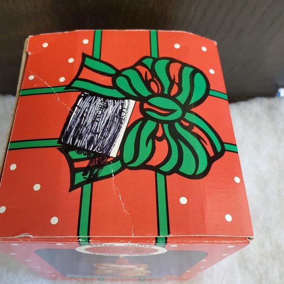 Porcelain Candle Holder - Holiday Bears - Picture 10 of 11